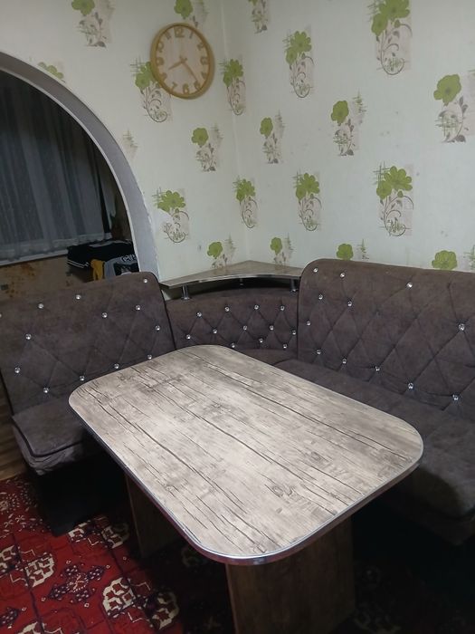 Продам.   Кухонный.    Уголок