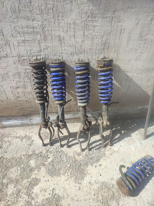 Стойки амортизаторы на Мазду 6