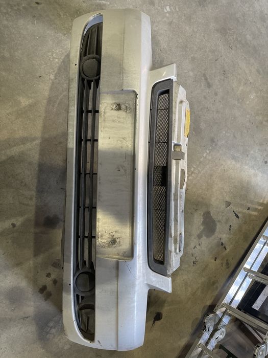 Продам бампер приора 1 ……………………………………………………..