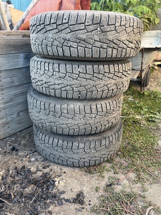 Продам б/у шины зимний