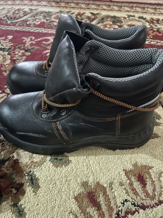 Продам ботинки рабочие