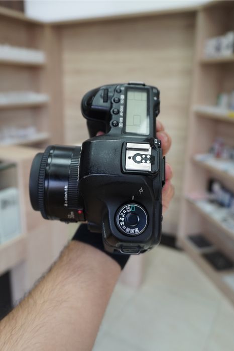 Canon 5D Mark II + 50mm f/1.8 obyektiv