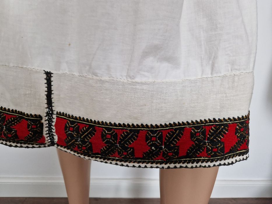 Camasa populara cusuta manual