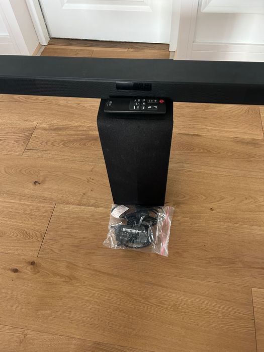 LG SL4Y Soundbar cu Subwoofer – 300W – Sunet Premium – Stecher UK