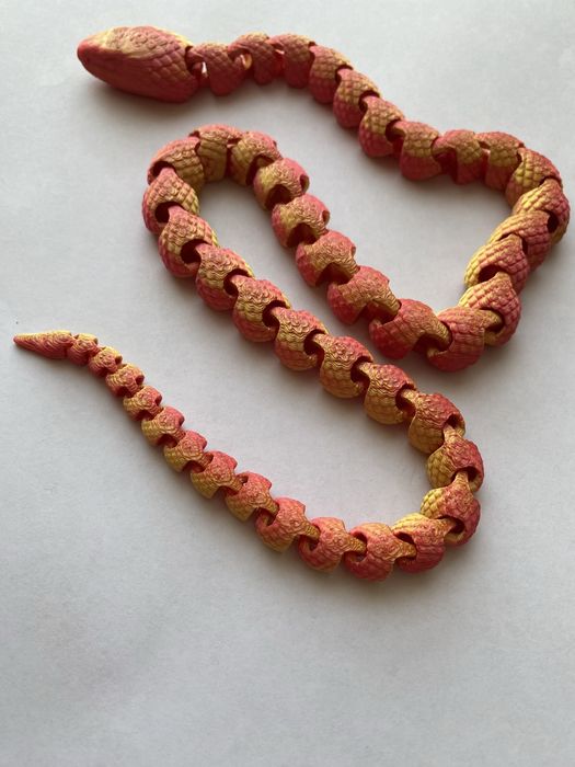 3D принтирана играчка змия.