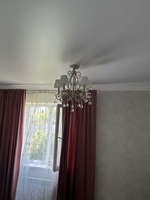 Люстры для спальни и кухни