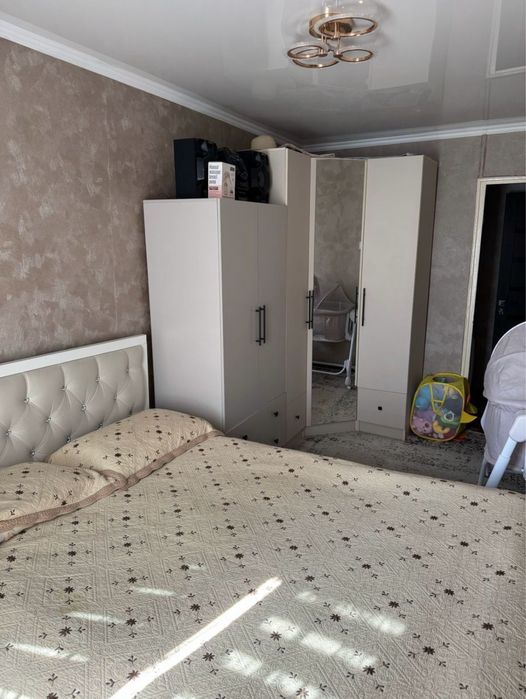 Продам квартиру 11 мрк 101 серия