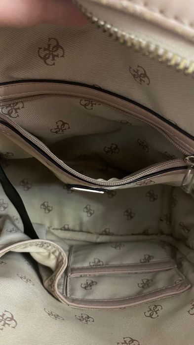 дамска раница Guess