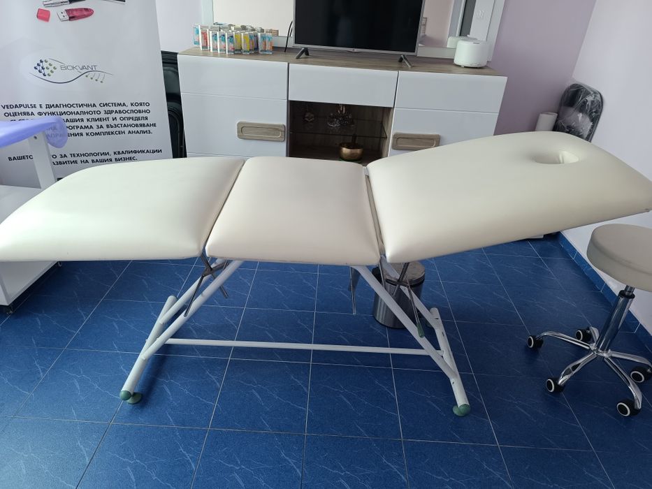 **Масажна кушетка **