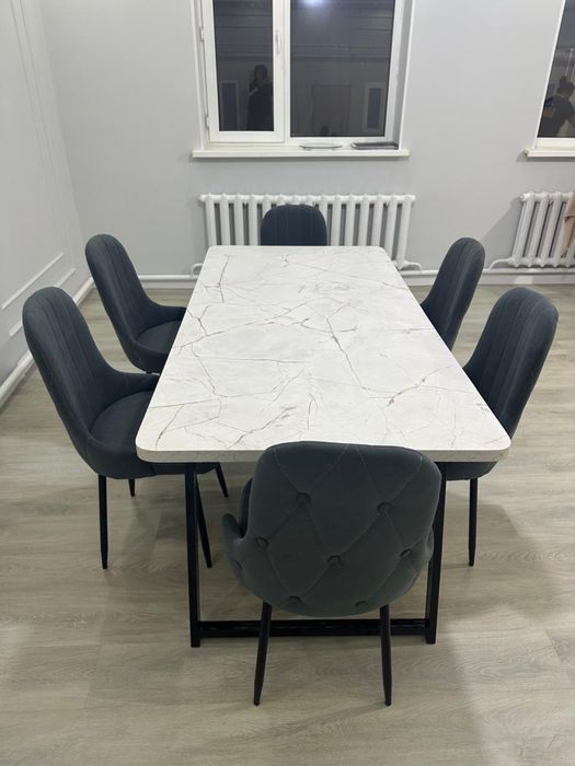 Стол с стульями новые