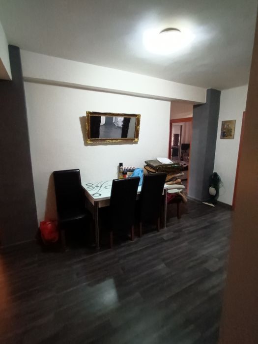 Închiriez apartament 3 camere 90 mp Zona Polivalenta