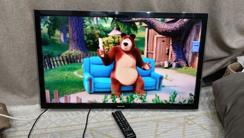 Продам телевизор Samsung smart