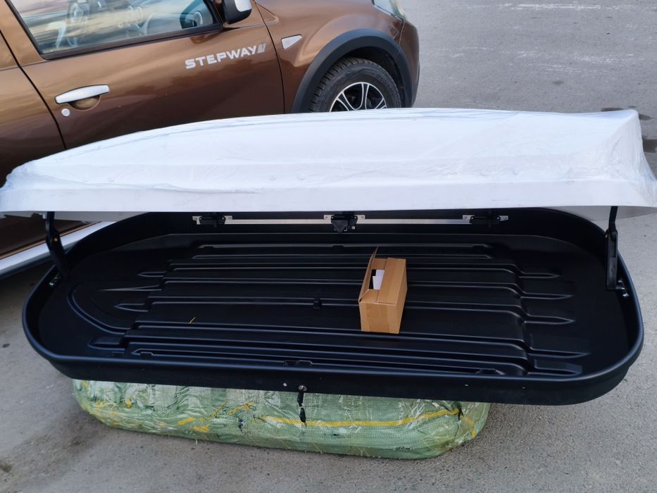 Автобокс белый 650л.