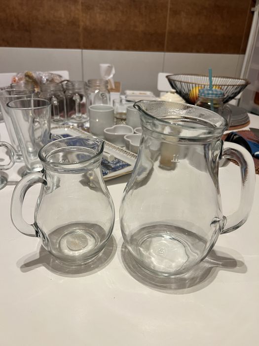 Carafe din sticlǎ
