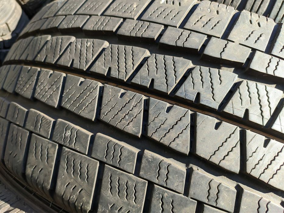 2бр Зимни гуми за бус 215 60 17 С - Falken