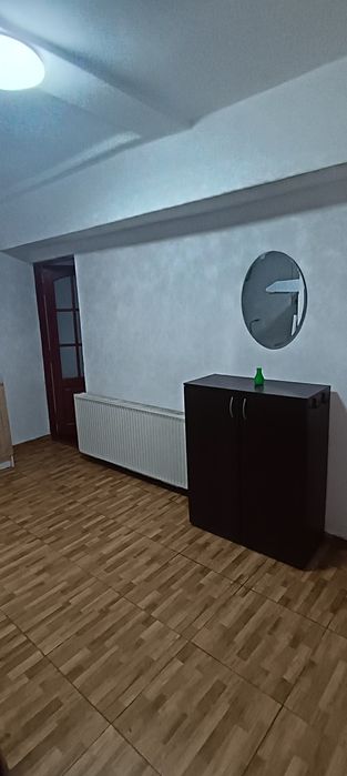 Inchiriez apartament decomandat