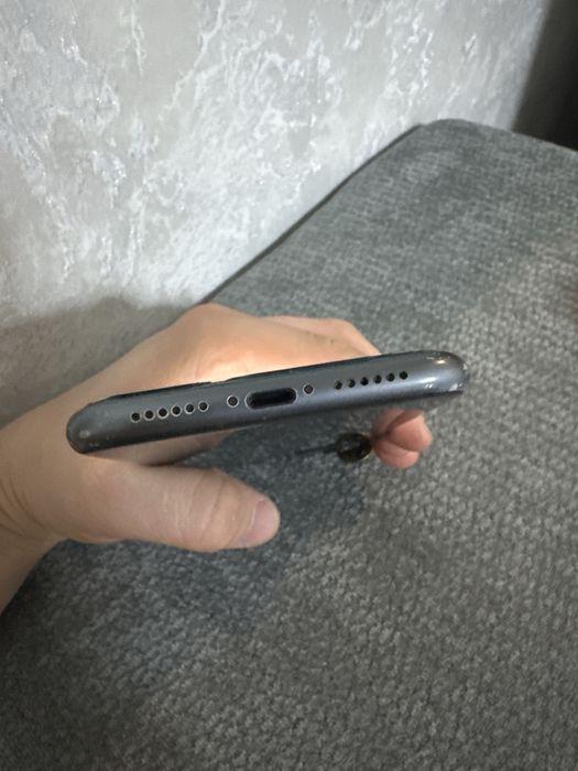 Продам Iphone 11 128