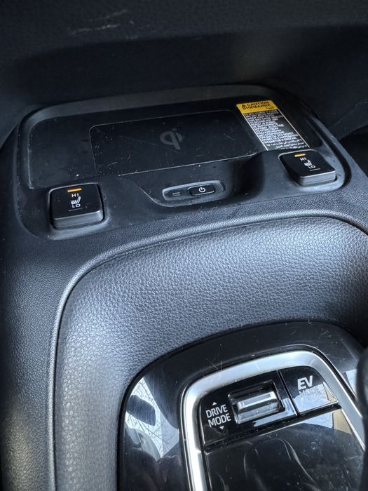 Toyota Corolla 2.0 hybrid + gaz 184cp ACC Scaune incalzite keyless lane ass ideala pentru Uber/bolt