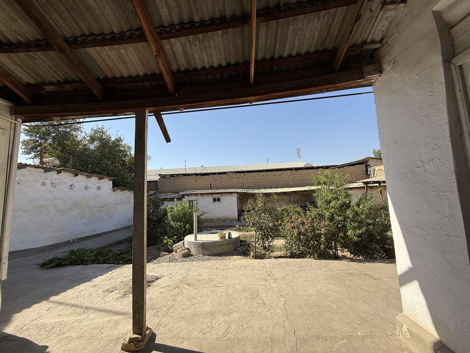 Ховли сотилади   .