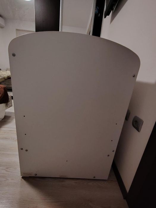 Детска кошара  с  люлка не е използвана никога,и подарък матрак(  нов)