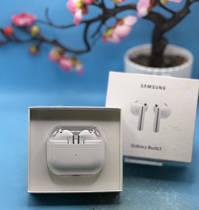 НОВО!!! Bluetooth слушалки Samsung Galaxy Buds3, White