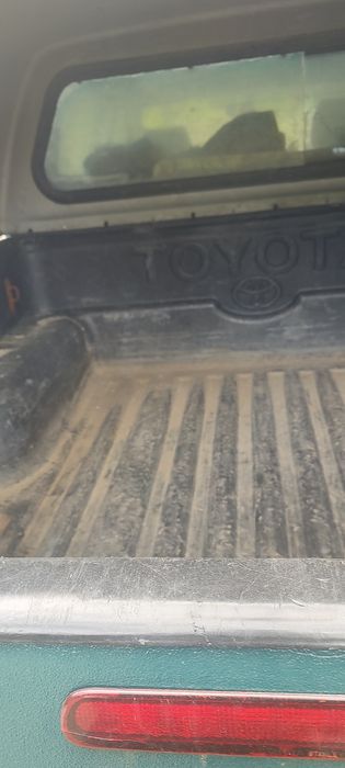 Vând sau schimb Toyota Hylux