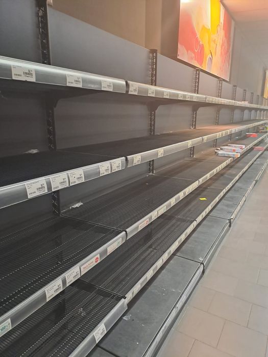 Крайстенни и островни стелажи за магазини