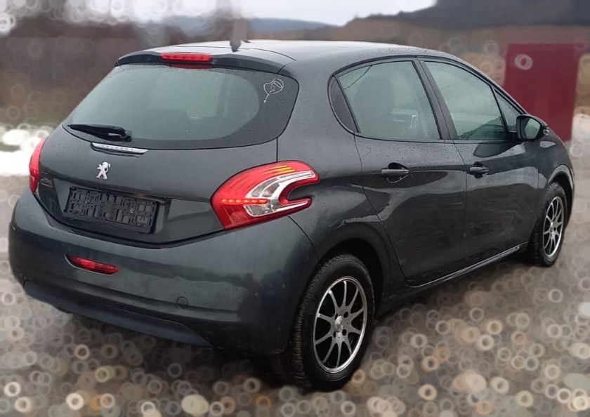 An 2013/Peugeot 208/Euro5/1.0B
