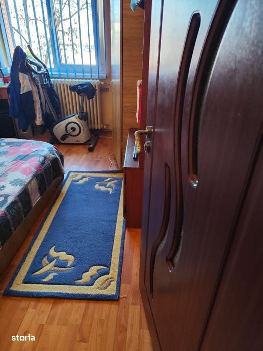 Apartament 4 camere, etaj 1, Craiovita Noua