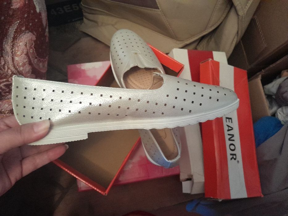 Продам женскую обувь