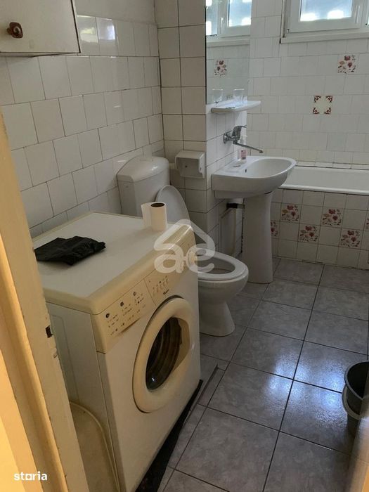 Apartament 4 camere de închiriat!