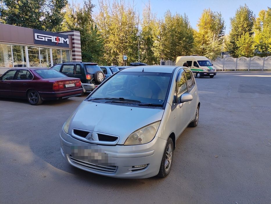 Mitsubishi Colt.