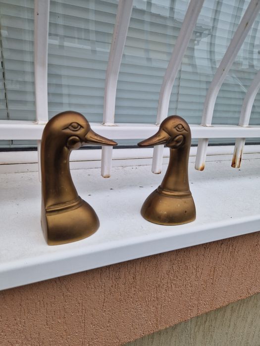 Чифт чудесни антикварни бронзови фигури статуетки стопери книги