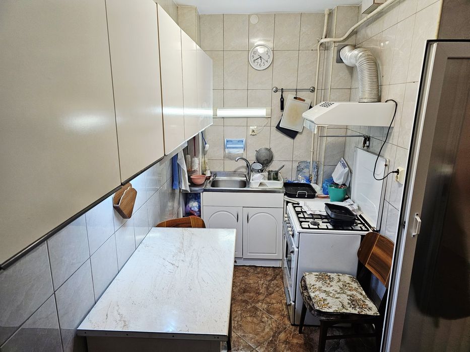 Vanzare apartament 3 camere, zona Catedrala