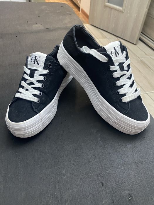 Tenesi calvin klein
