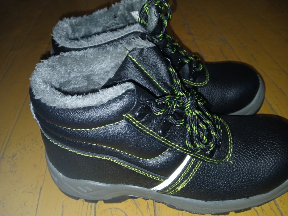 Нови работни обувки защитни