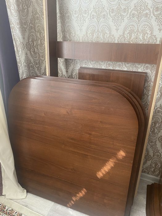 Стол со стульями