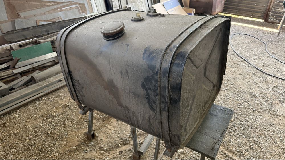 Продам  топливный бак с Камаза
