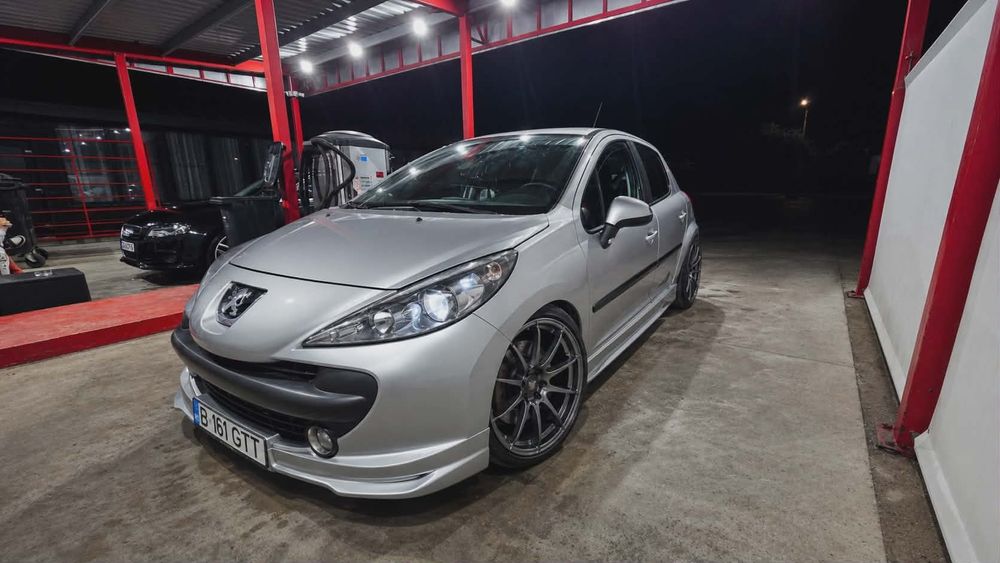Vând Peugeot 207