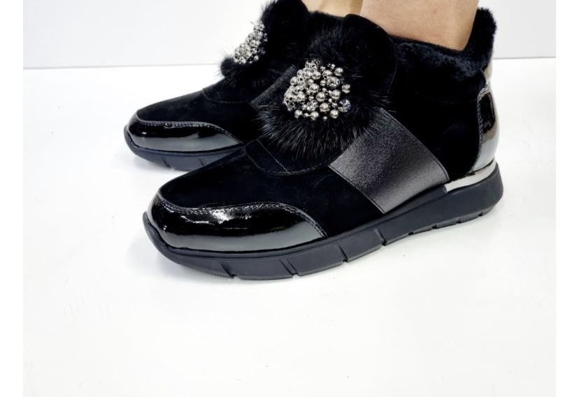 Кроссовки зимние