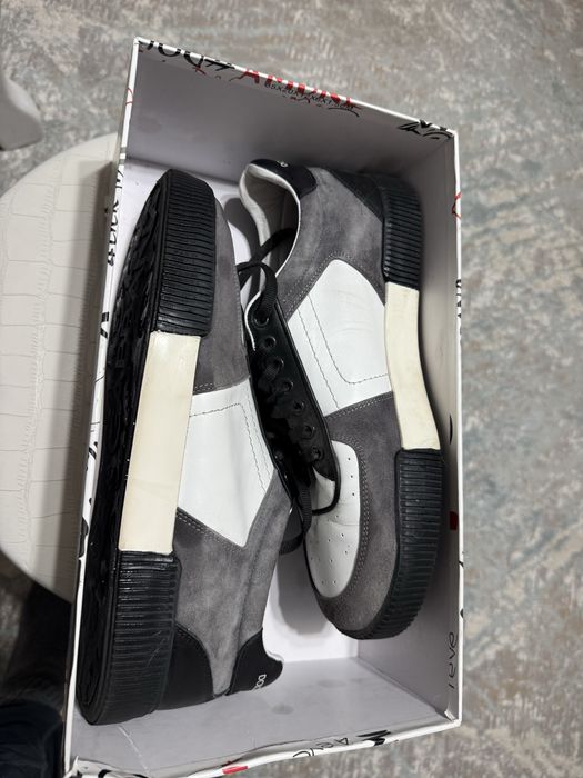 Поодам кеды dolce & gabbana