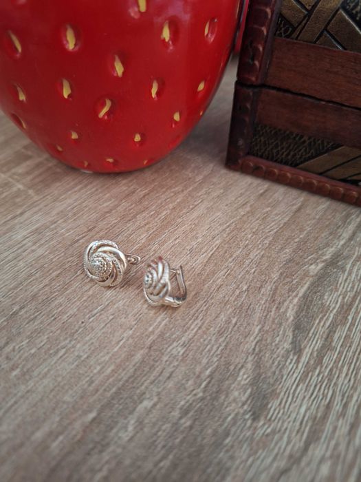 Сребърни обеци различни модели