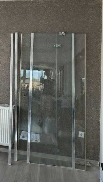 Cabina de dus cu cadita inclusa