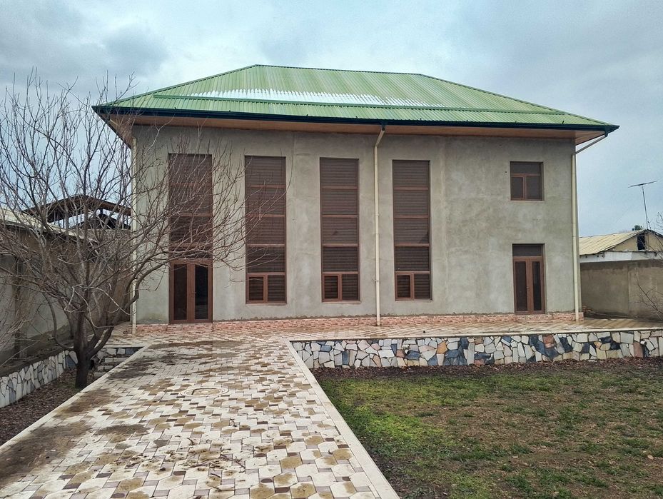 8 sotixli hovli sotiladi