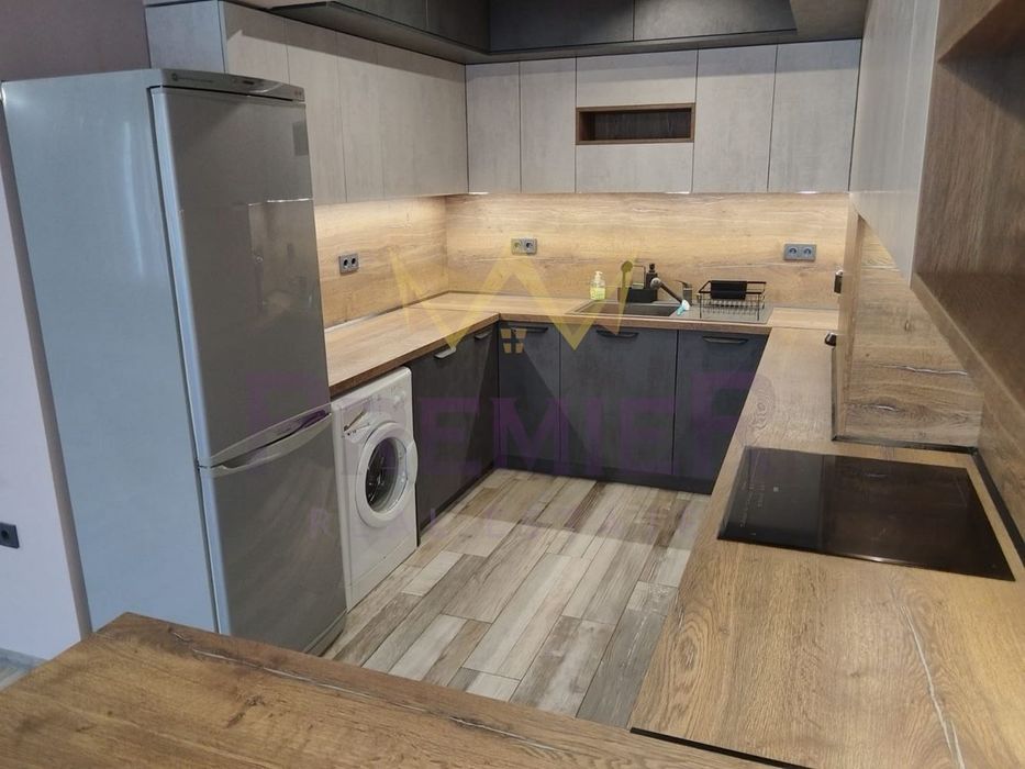 Дава се под наем Четиристаен апартамент в Варна, Гръцка махала - 130 кв.м за 1020 € - Снимка #6