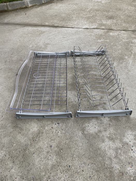 Сушилник за съдове за вграждане