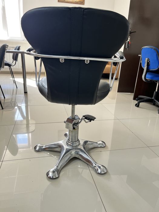 Парикмехарская кресло