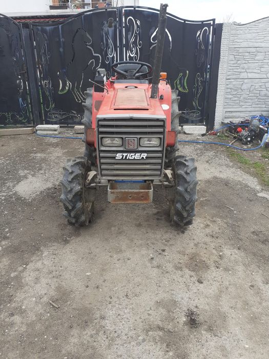 Vând tractor 4x4 18 cai