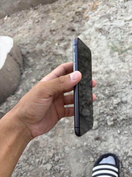 Iphone 11                           .