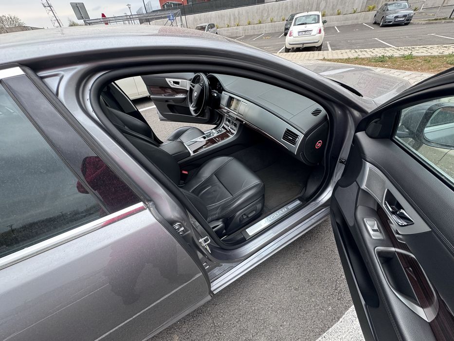 Jaguar XF line Luxury recent adus, scos nr rosii